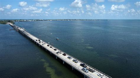 bicyclist dies on bridge